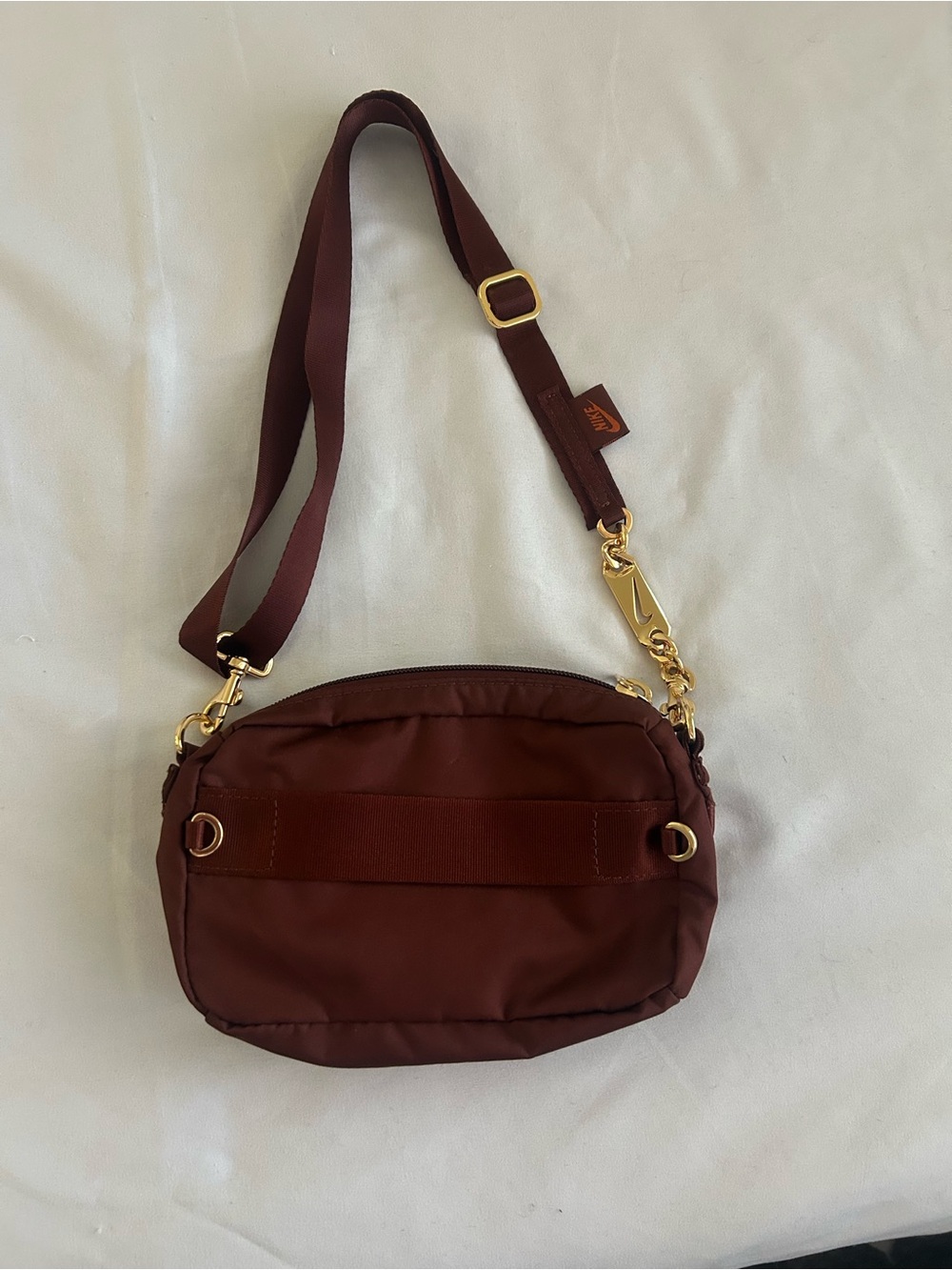Nike Sportswear Futura Crossbody Bag with Gold Hardware - Picture 3 of 4